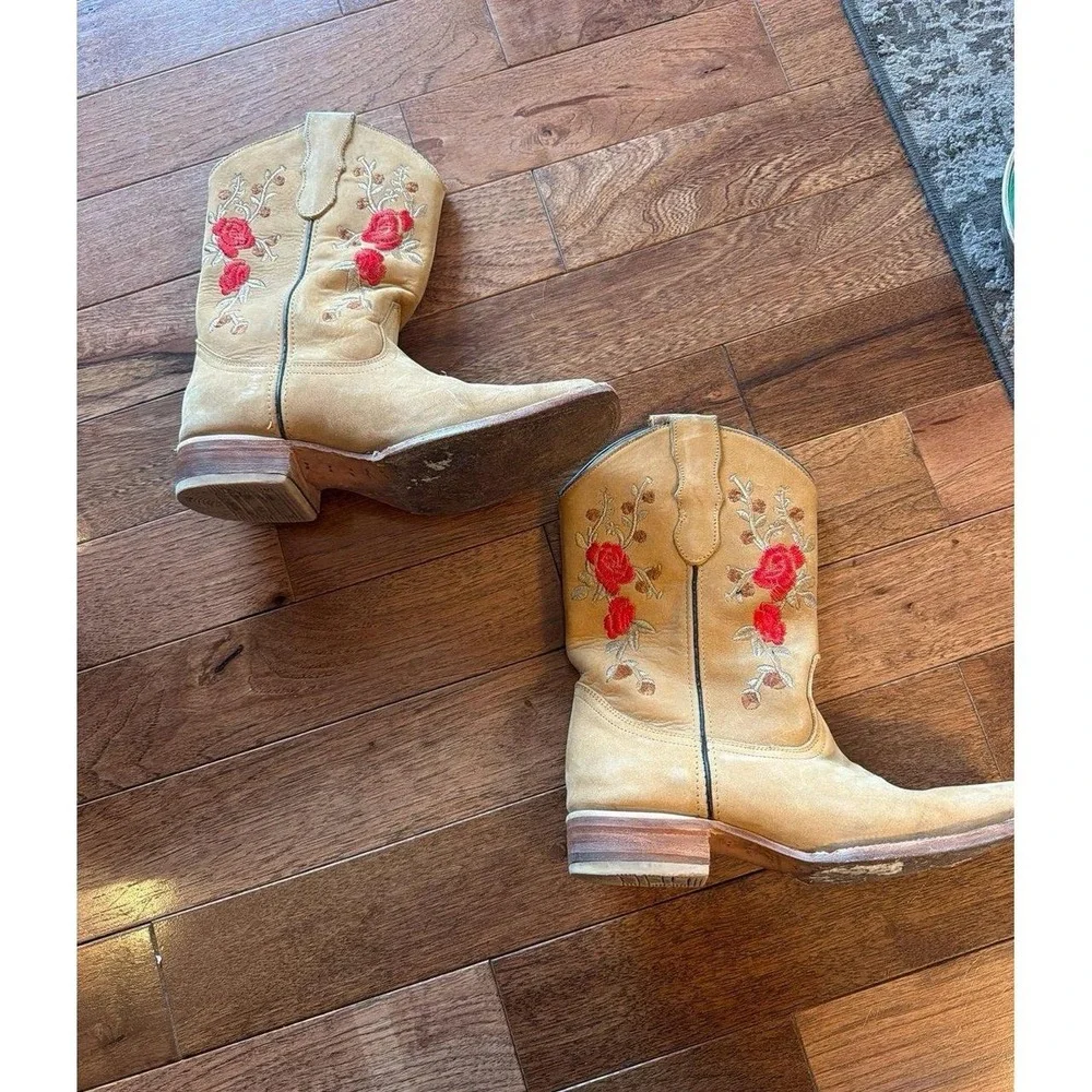 Tan Embroidered Rose Square Toe Western Boots Halcones Size 6